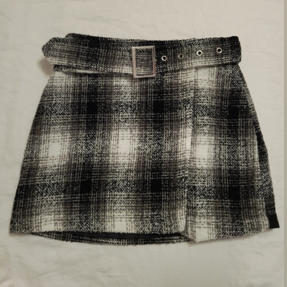 Forever 21 Black and White Plaid Mini Skirt